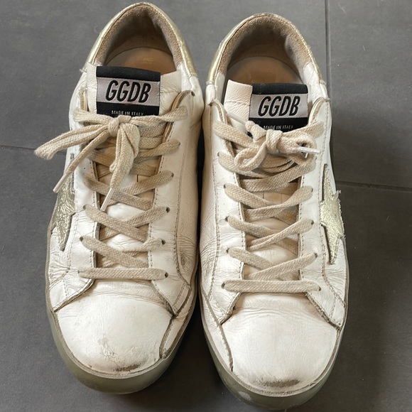 Golden Goose Superstar distressed sneakers with gold star and heel tab. Size 8 - Picture 2 of 9